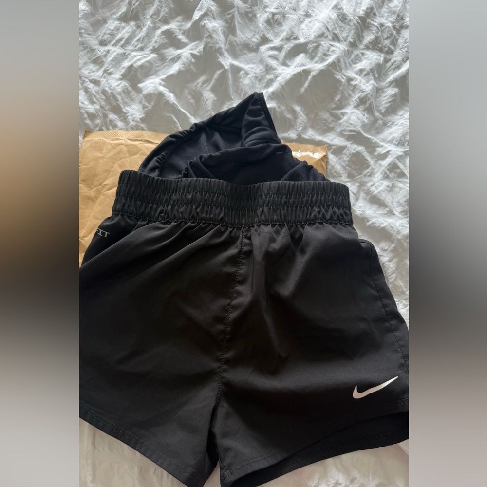 Girls 6X Nike Dri Fit shorts black